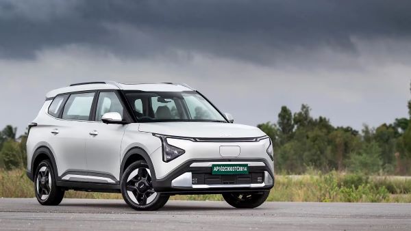 Kia Caren Clavis EV