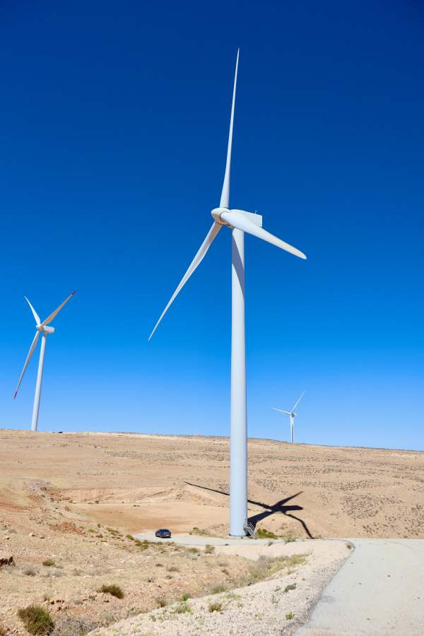 Wind turbine 